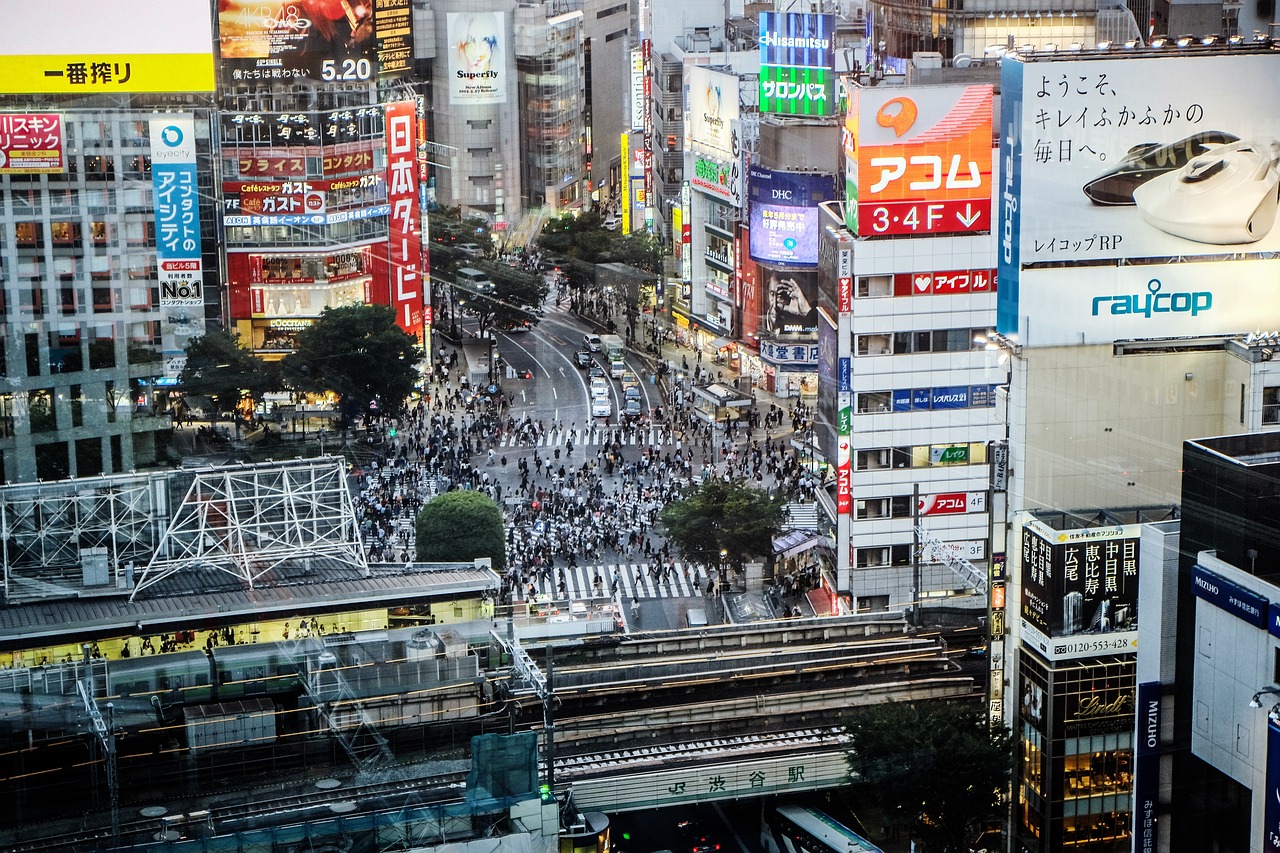 郝桥百货超市，繁华中的一站式购物胜地